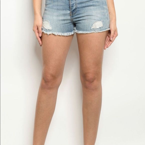 🆕 High waisted distressed jean shorts - Picture 4 of 5